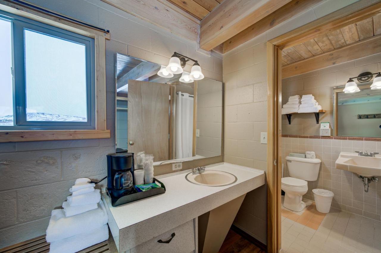 Sportsman'S Lodge Эннис Экстерьер фото