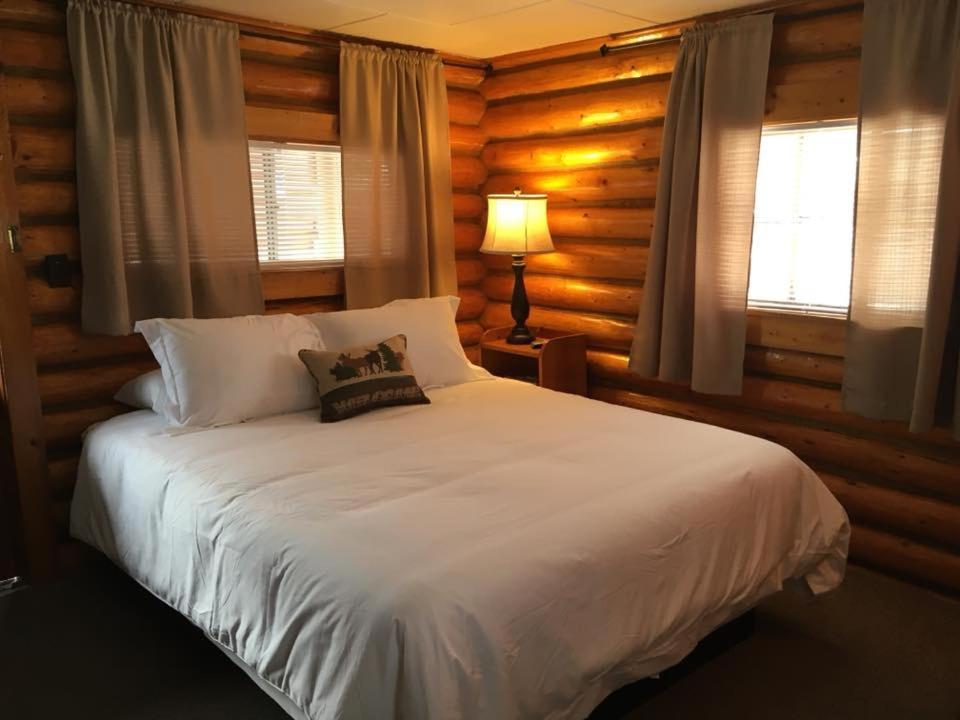 Sportsman'S Lodge Эннис Экстерьер фото